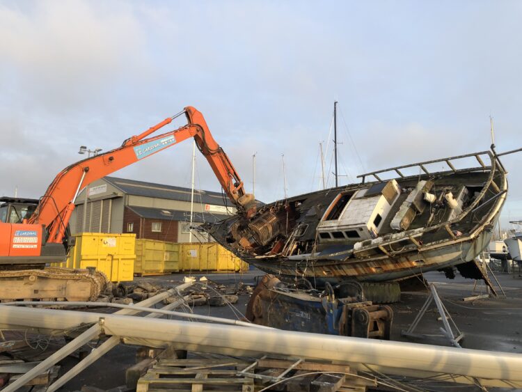 démolition bateau entreprise guingamp port paimpol navire abandonné